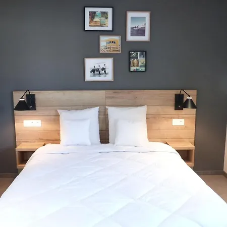 Pmr 2 Chambres, Face Plage, Piscine, Balcon, Pour 6 Personnes, Animaux Admis - Fr-1-194-222 Appartement La Tranche-sur-Mer