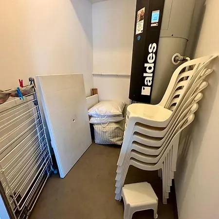 Pmr 2 Chambres, Face Plage, Piscine, Balcon, Pour 6 Personnes, Animaux Admis - Fr-1-194-222 *